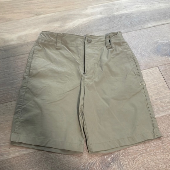 Under Armour Boys Khaki Shorts Size 6 - Picture 2 of 4